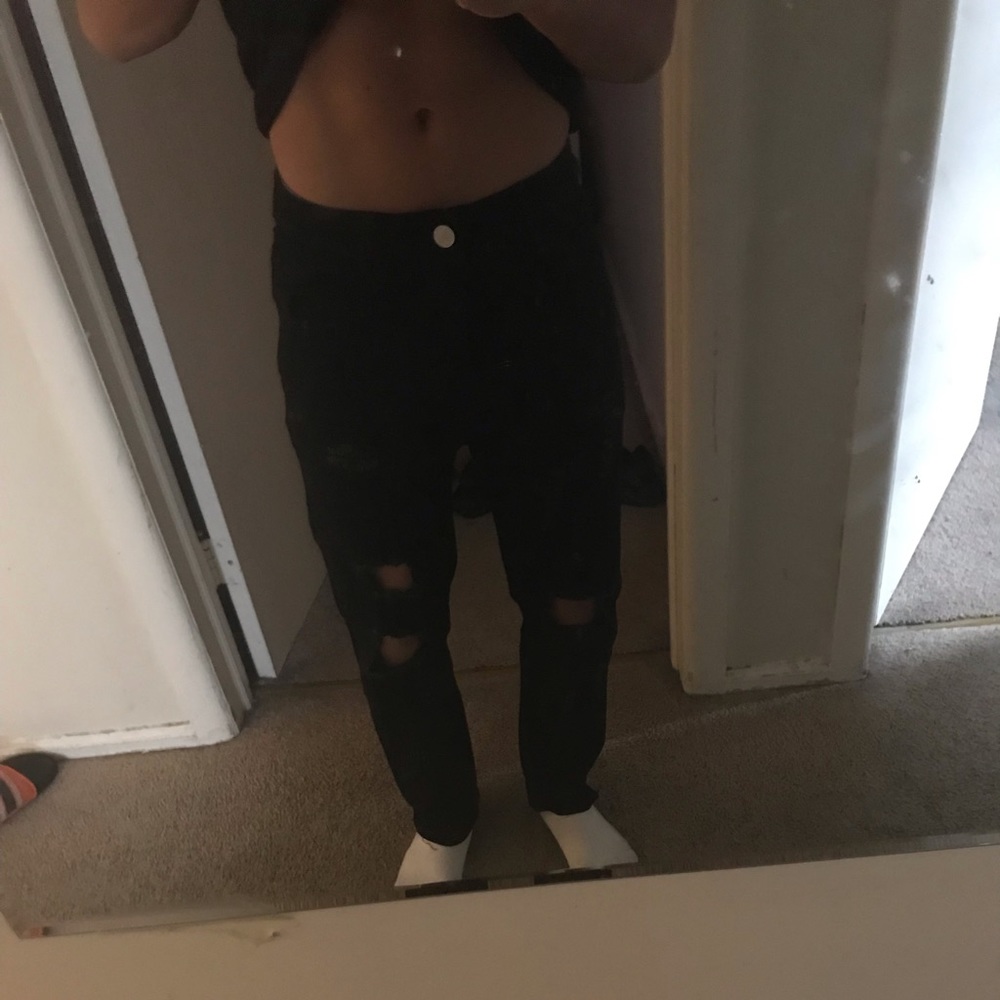 Men Black ripped jeans Size 28inches